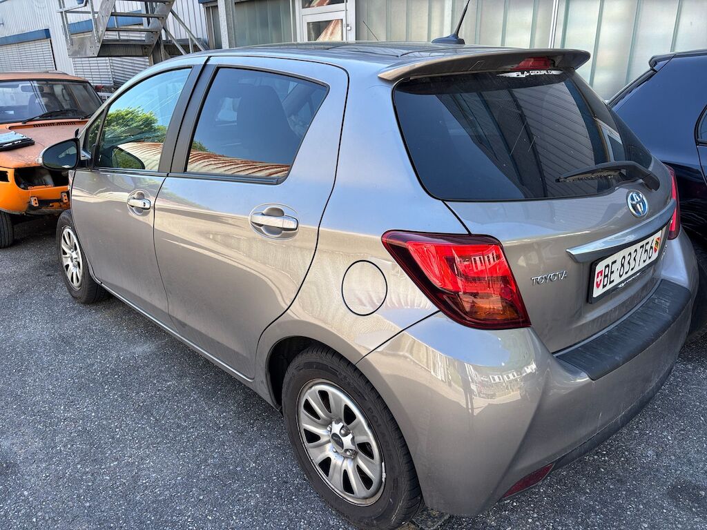 Toyota Yaris 1.5 VVT-i HSD Sol Premium ID 434787 0